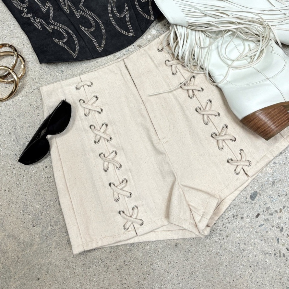 12th Tribe NEW Cobain Ivory Shorts size small